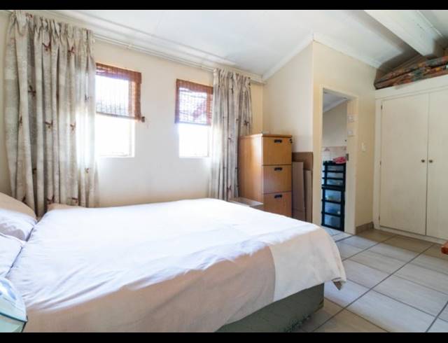 3 BEDROOM TOWNHOUSE FOR SALE IN ILLIONDALE